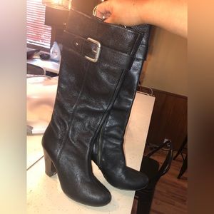 nice boots! black boots! very confortable